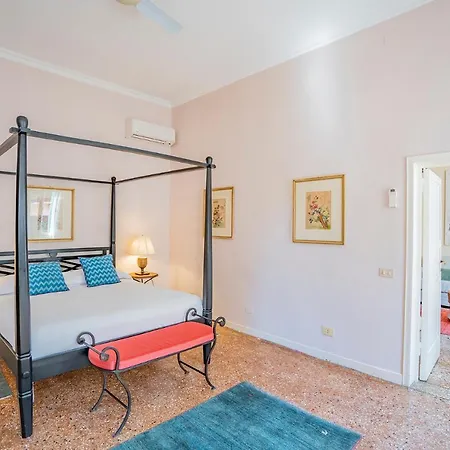 Apartmán Ca' Grassi 2 In San Marco With Balcony Benátky
