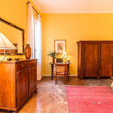 Apartmán Ca' Grassi 2 In San Marco With Balcony Benátky